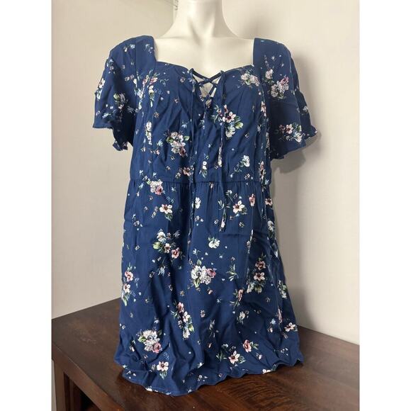 Torrid Navy Blue with Floral Babydoll Challis Lace-Up Hi Low Top 1X NWT - Picture 4 of 12